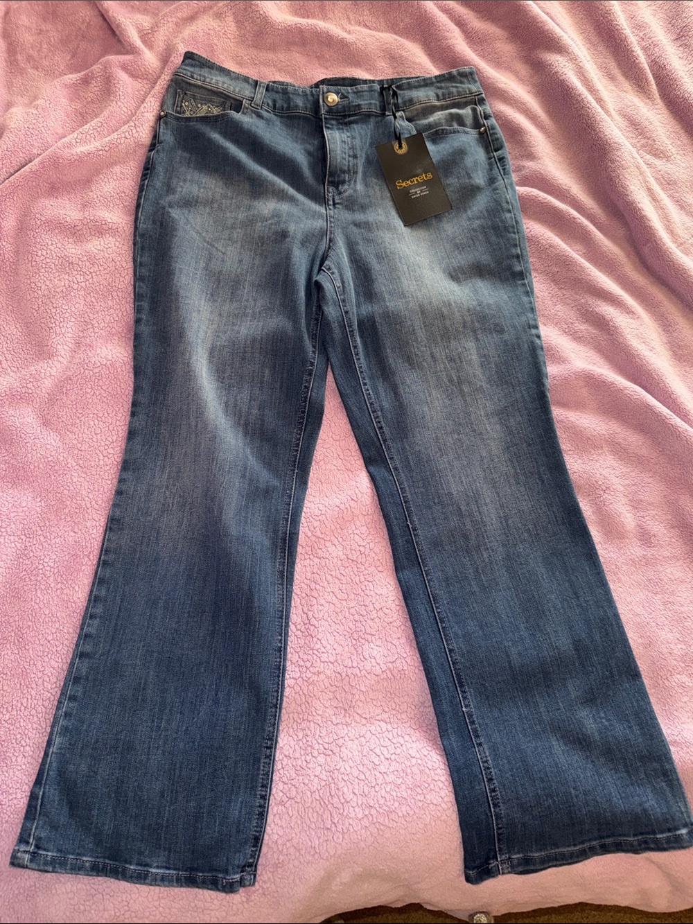 Straight Leg Dark Wash Women's Jeans - Comfortable Everyday Fit